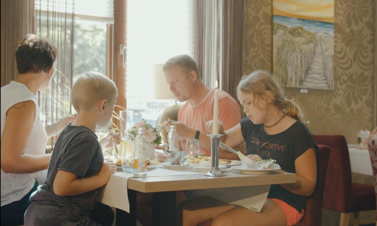 Hotel Am Schloss 奥利希 外观 照片