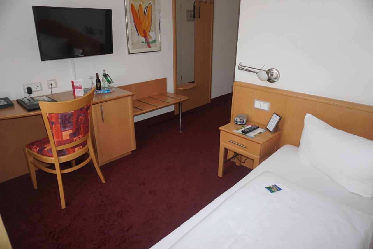Hotel Am Schloss 奥利希 外观 照片