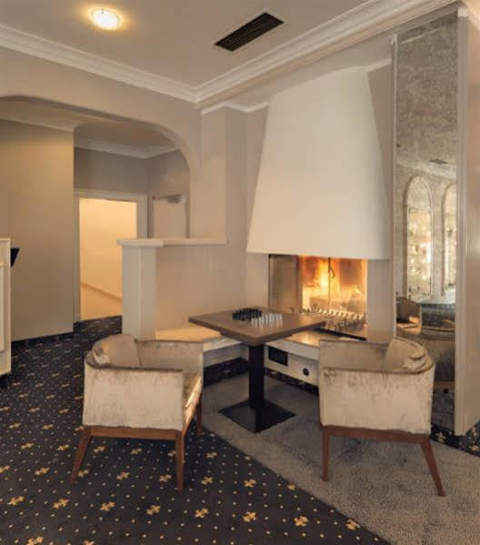 Hotel Am Schloss 奥利希 外观 照片